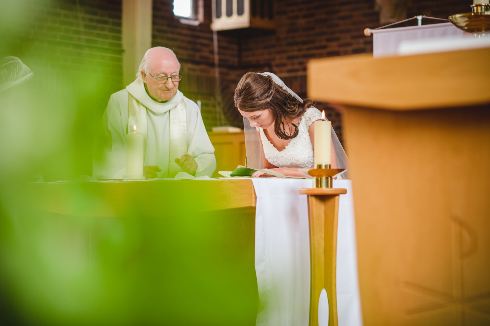 Surrey Wedding Photographer Gate Street Barn Nikki Andy