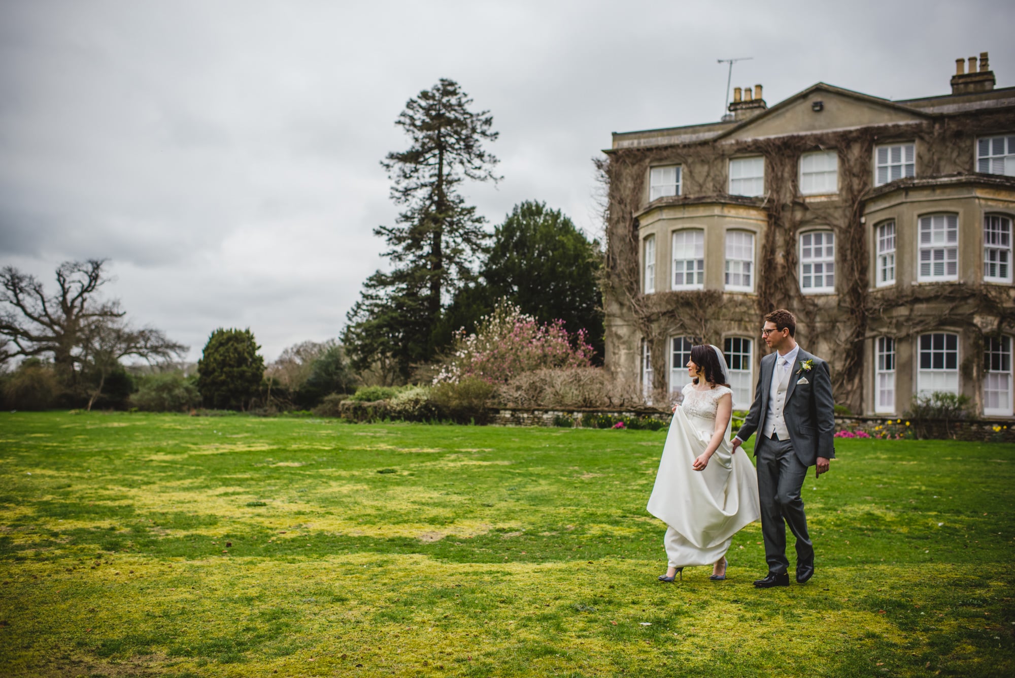 Hayley Thomas previews Northbrook Park Surrey Wedding Photographer